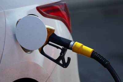 Цены на бензин в России выросли на 2 копейки