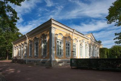 В Петергофе после реставрации открылся большой парадный дворец Нижнего парка