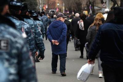 В Ереване митингующие требуют дать разъяснения по договору о границе