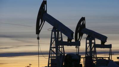 Цена нефти Brent опустилась ниже $65