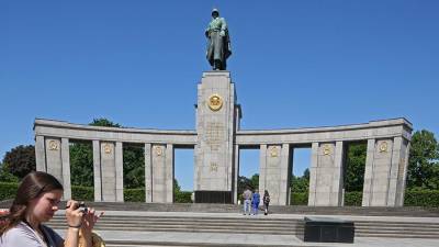 В ФРГ прокомментировали отказ в установке памятника погибшим в войне украинцам