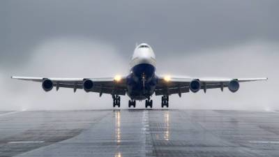 В Москве штатно приземлился Boeing 747 с неисправностью