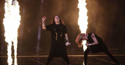 "Евровидение-2021": брутальные рокеры из Финляндии устроили огненное шоу на сцене