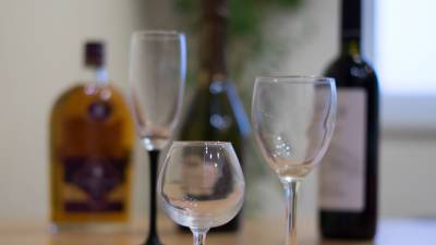Исследование: Любое количество алкоголя наносит вред мозгу