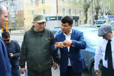 Горсовет Улан-Удэ проверил ремонт дороги на улице Комсомольской