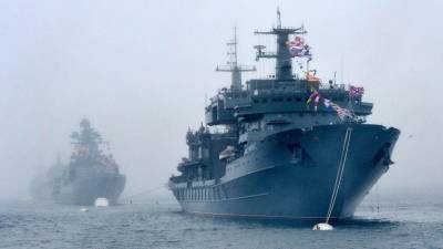 Тихоокеанскому флоту исполнилось 290 лет! Отпраздновали дуэлью подлодок — видео