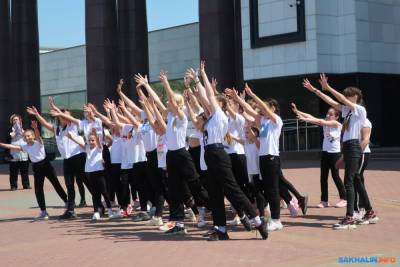 Южно-сахалинских подростков приняли в ряды Российского движения школьников