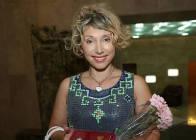 Ждала такого всю жизнь: 53-летняя Елена Воробей тайно вышла замуж и хочет родить