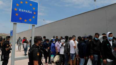В Испании задействовали армию для сдерживания мигрантов