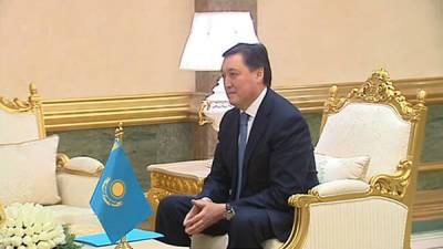 Сердар Бердымухамедов обсудил с премьером Казахстана проведение взаимных визитов