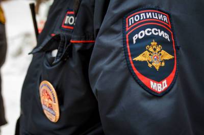Полиция в Подмосковье завела дело на мужчин за "фуршет" у Вечного огня