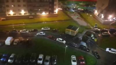Видео: полицейский пытался ногой остановить водителя "Рено" во время погони