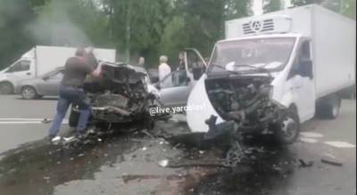 Тело зажало в салоне: в Ярославской области произошло смертельное ДТП. Видео