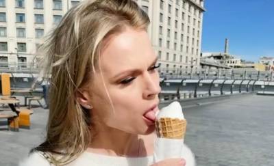 Ольга Фреймут рассказала, как правильно есть мороженое: облизывать и не стесняться