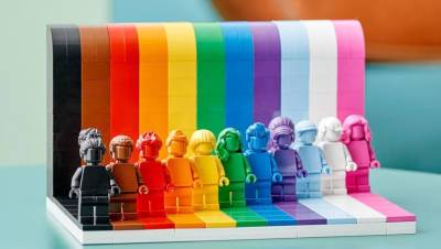 В России не будут продавать ЛГБТК+ набор от LEGO