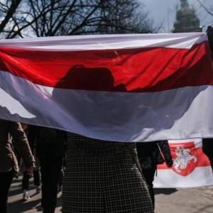 В Беларуси бело-красно-белый флаг хотят отнести к нацистской символике