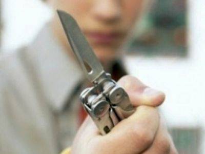 Школьник в Пермском крае ударил ножом учительницу