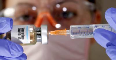 Две украинские COVID-вакцины находятся на стадии клинических исследований – Шмыгаль