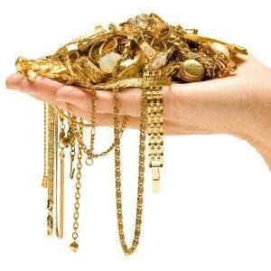 Домохозяйка отдала мошенникам золотых украшений на 16 млн сумов в Карши