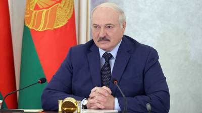 Лукашенко предложил уйти от расчетов в долларах за углеводороды внутри ЕАЭС