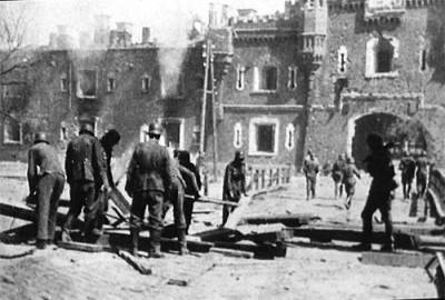 Почему немцы Брестскую крепость штурмовали два раза