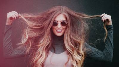 Диетолог объяснил, как сохранить здоровье волос при помощи витаминов