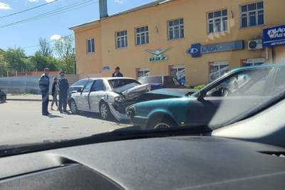 В Смоленске столкнулись четыре машины, пострадал человек