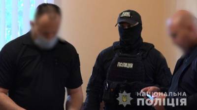 На Львовщине полицейские выполняли «план» по раскрытию преступлений, подбрасывая наркотики невинным жертвам