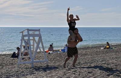 Россиянам напомнили правила поведения на пляжах