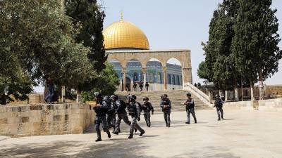 Около 15 палестинцев пострадали при столкновениях с полицией Израиля