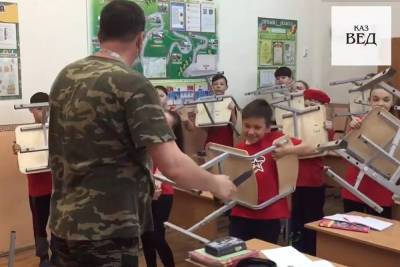 Учитель из Казани показал мастер-класс по обороне при нападении на школу
