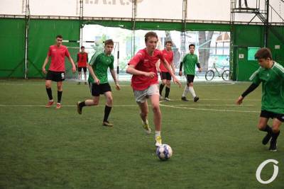 «Турнир четырех»: одесские студенты посостязались на мини-футбольном поле – фоторепортаж