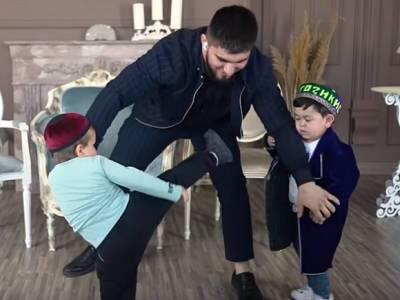 Ассоциация маленьких людей России осудила поединки между Хасбиком и Абдурозиком