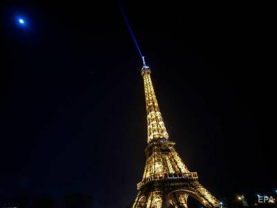 Эйфелеву башню в Париже откроют в июле. В прошлом году ее закрывали из-за карантина