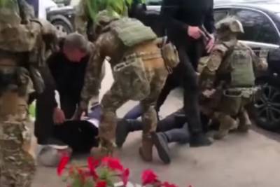 "За что, ребят?": в полиции показали видео жесткого задержания "смотрящих" под Николаевом
