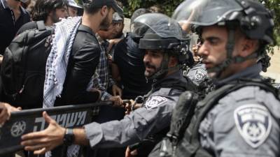 Порядка 40 палестинцев пострадали в стычке с израильской полицией на Храмовой горе
