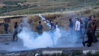 Около 40 палестинцев пострадали во время стычки с израильской полицией на Храмовой горе