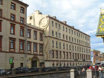 Движение на набережной канала Грибоедова ограничат из-за реставрации Мастерового двора