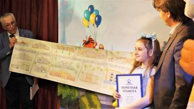В Петербурге подвели итоги конкурса детского рисунка "Мои родители – строители!"