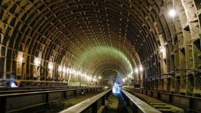 Очевидцы сообщают о возгорании в шахте метро в Москве