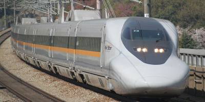 В Японии машинист поезда Hikari 633 во время поездки отшел на 3 минуты в туалет - ТЕЛЕГРАФ