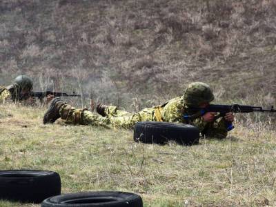 Оккупанты обстреляли позиции ВСУ на Донбассе, двое украинских военных ранены, один травмированный – штаб ООС