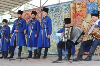 В Карабудахкентском районе прошел очередной фестиваль народной песни «Традиции отцов»