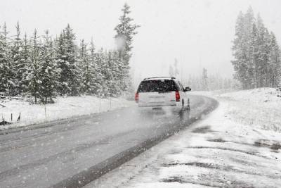 Федеральную трассу перекрыли в Туве в сторону Абакана и Красноярска из-за снега