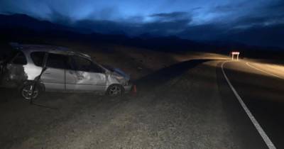 Водитель без прав вылетел с дороги на Алтае, пострадали пятеро