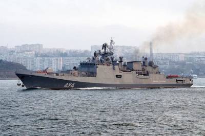 Avia.pro: российский крейсер и фрегат встретили в Черном море британский военный корабль учебными стрельбами