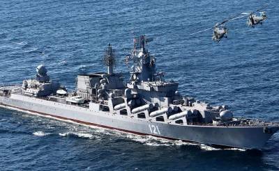 Боевые корабли РФ в Черном море "встретили" артиллерийской стрельбой британское военное судно