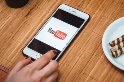 YouTube сообщил о решении добавлять рекламу во все видео