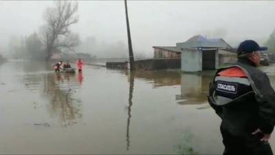 Новости на "России 24". Паводок в Хакасии: уровень воды в Абакане пошел на спад