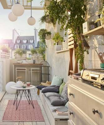 Лето в городе: 15 идей для уютного балкона